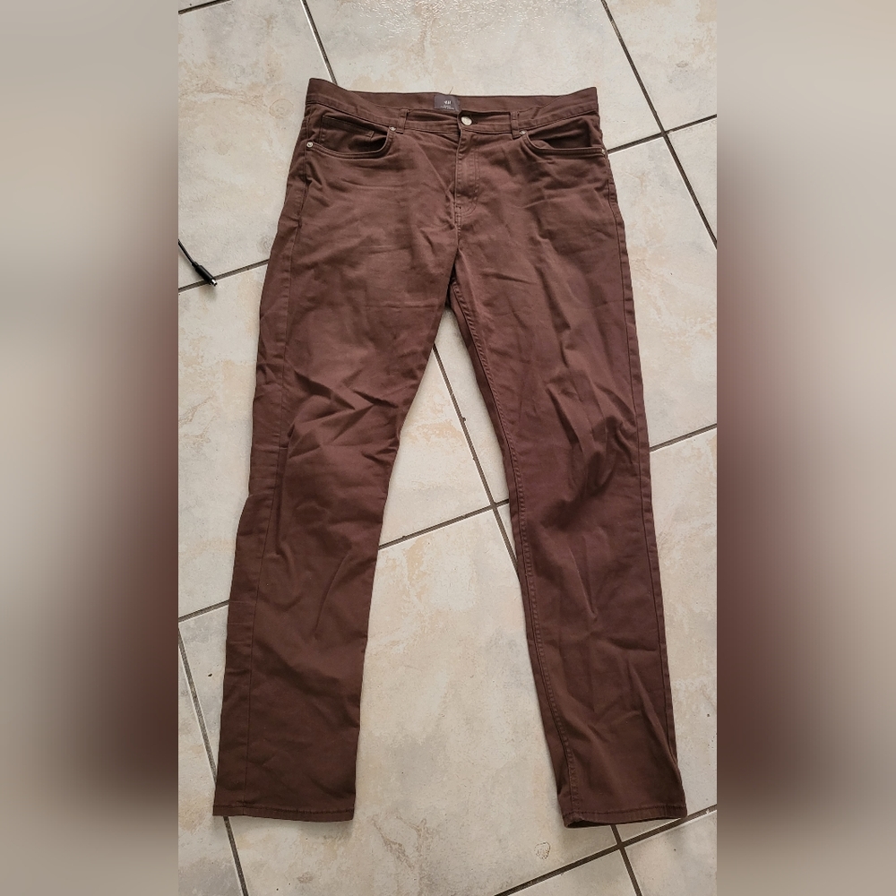 Size 32/32 H&M KHAKI PANTS